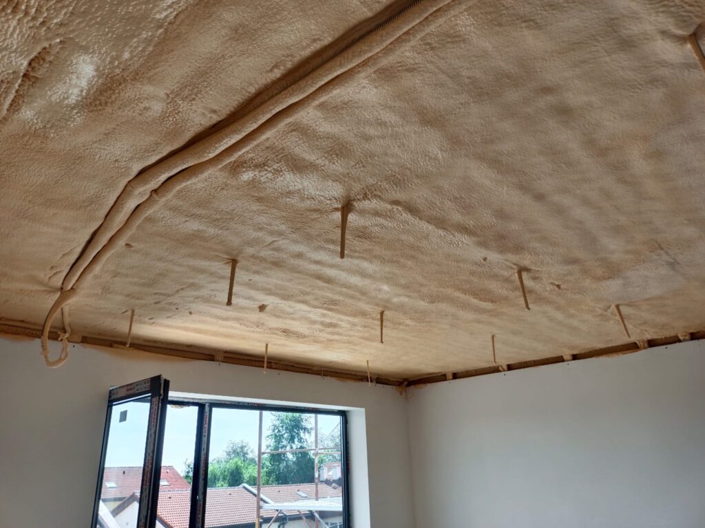 servicii de izolație cu spumă poliuretanică