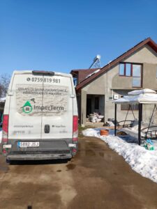 Autoutilitară ImperTerm la un proiect rezidențial de izolație cu spumă poliuretanică